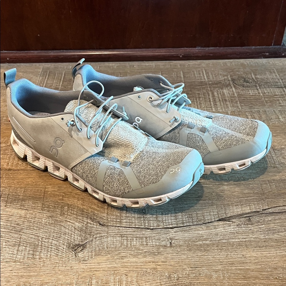 On Cloud Men's Light Gray Athletic Shoes